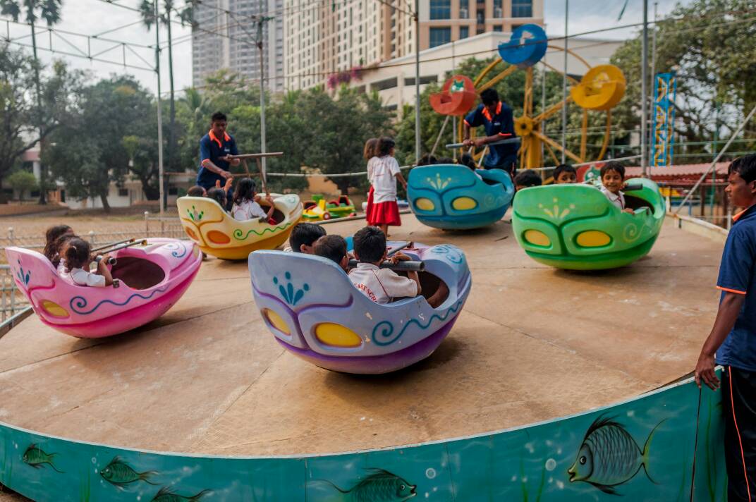 Kid break dance ride